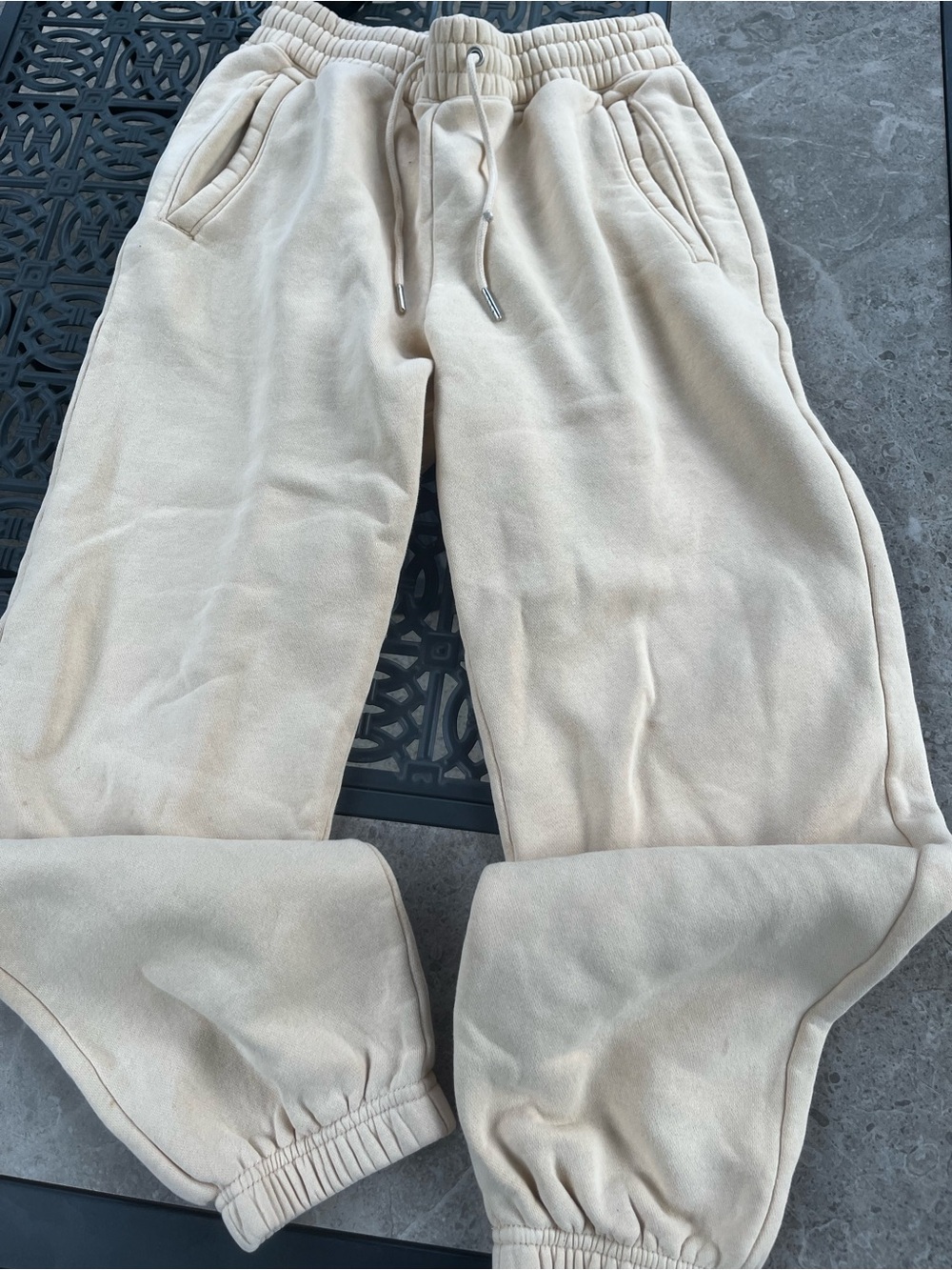 Abercrombie & Fitch light yellow Joggers
